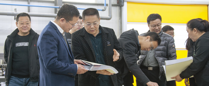 侯景濱走訪印刷、影像市場(chǎng)